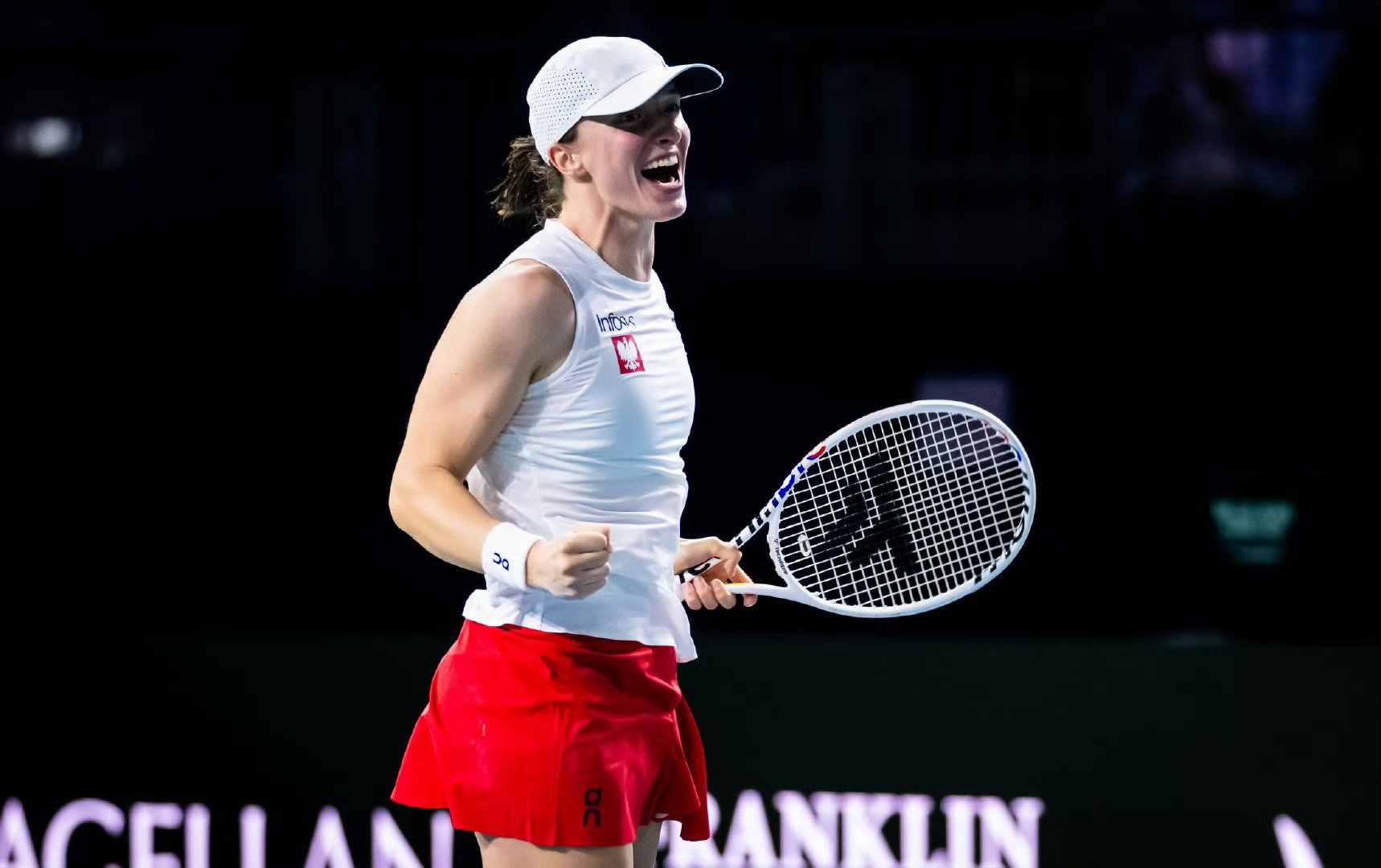 关于波兰与斯洛伐克战成激烈:，小组形势扑朔迷离的信息