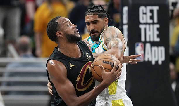 掘金主场击败爵士詹姆斯-查佩尔完美表现成球队支柱的简单介绍