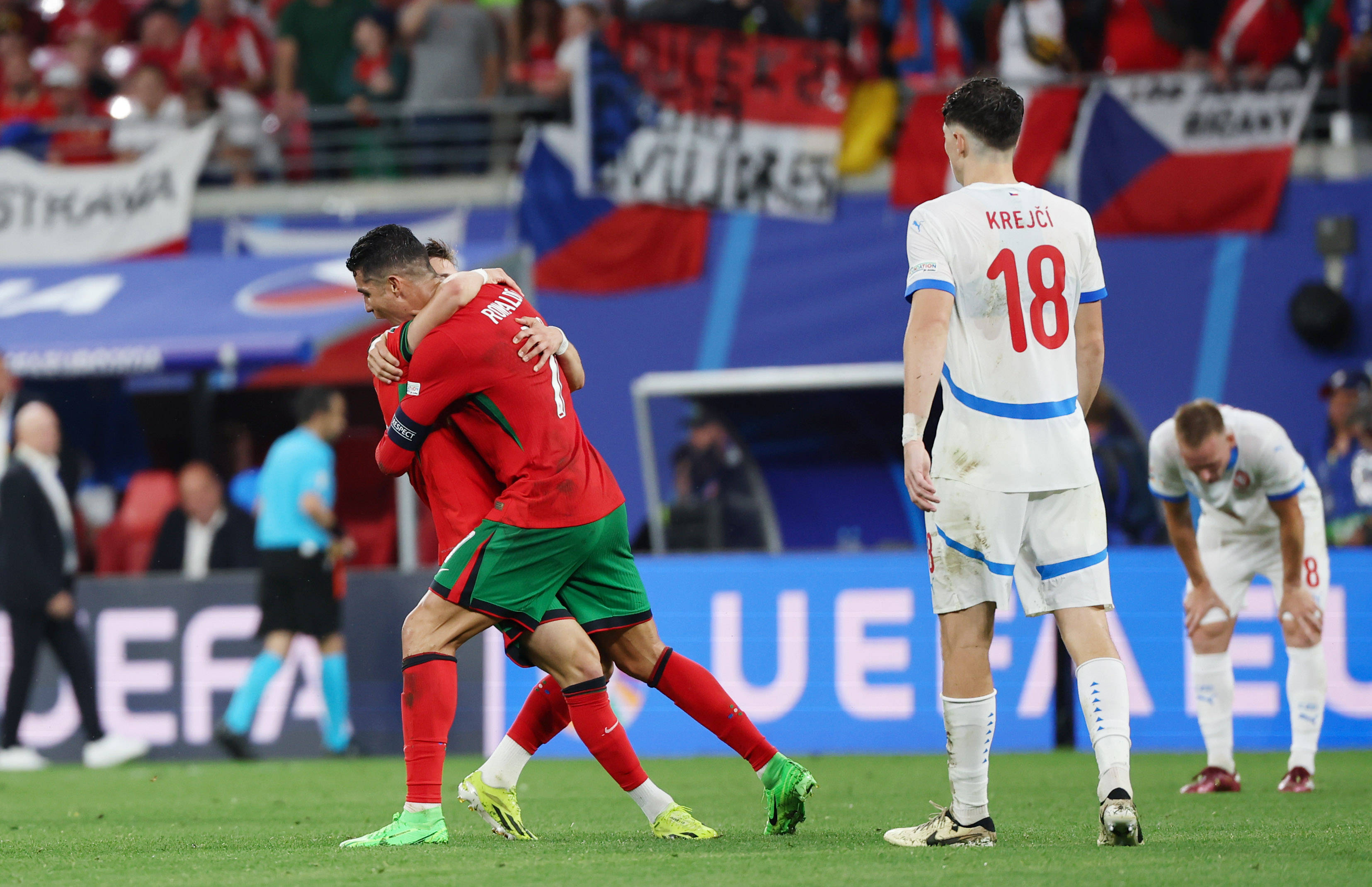 一支欧洲足球队夺得胜利战役